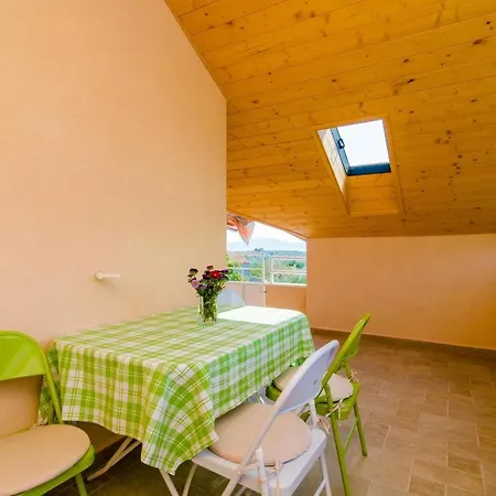 Donita - Comfort Two Bedroom With Balcony And Sea View Appartement *