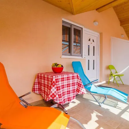 Appartement Donita - Comfort Two Bedroom With Balcony And Sea View Banići