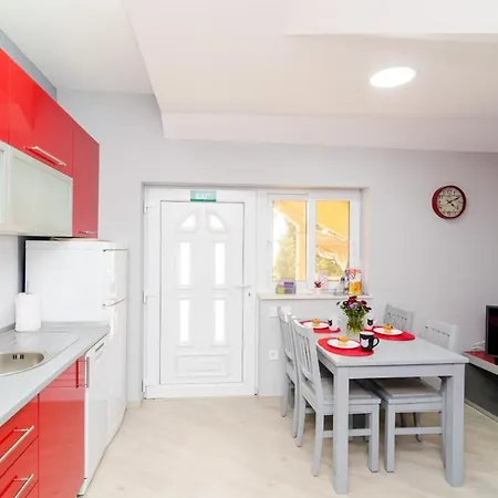 Donita - Comfort Two Bedroom With Balcony And Sea View Appartement