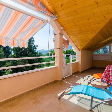 Donita - Comfort Two Bedroom With Balcony And Sea View * Banići